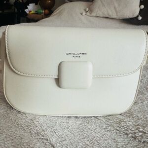 Elegant White Crossbody Bag with Structured Design